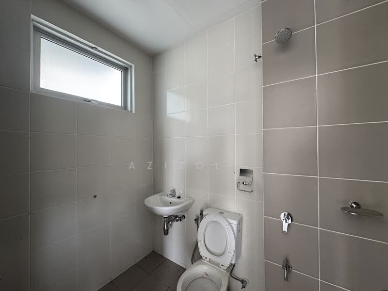 2-storey Terraced House for Sale in Bandar Bukit Raja (Klang) - Azizol . - Bathroom - PropertyGuru.com.my