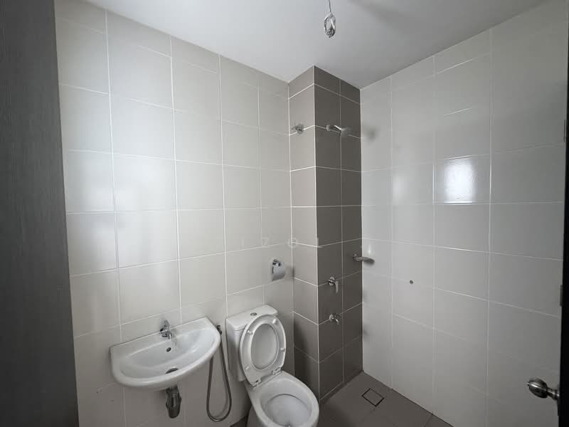 2-storey Terraced House for Sale in Bandar Bukit Raja (Klang) - Azizol . - Bathroom - PropertyGuru.com.my