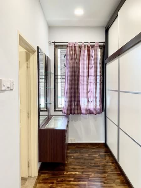Bungalow for Sale in Taman Mount Austin (Tebrau) - Yik Tat - Corridor - PropertyGuru.com.my