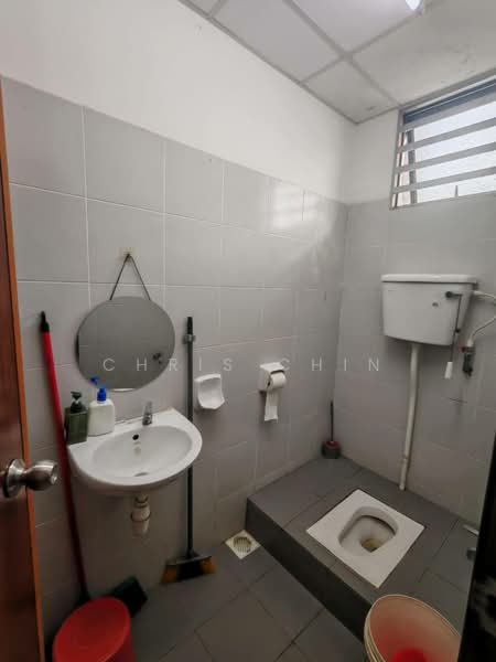 Shop for Rent in Bandar Cemerlang (Ulu Tiram) - Chris Chin - Bathroom - PropertyGuru.com.my