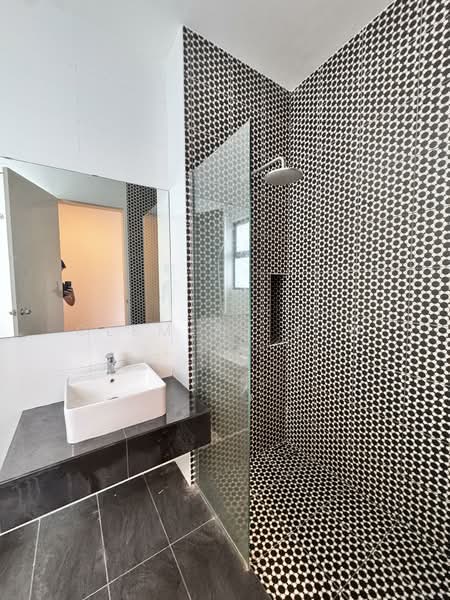 Semi-Detached House for Rent in Setia Alam (Selangor) - Clement Yew - Bathroom - PropertyGuru.com.my