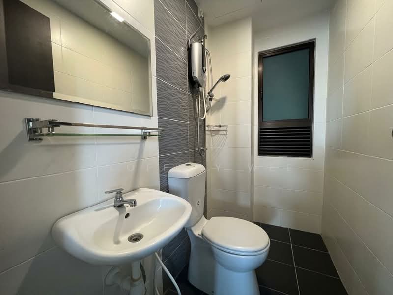 Service Residence for Sale at The Heights Residence - Geoffery Wee - Bathroom - PropertyGuru.com.my