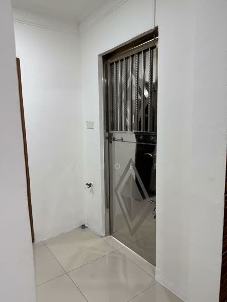 Rumah Teres 1 Tingkat untuk Dijual di Taman Johor Jaya (Johor Bahru) - Wai Hoe Ng - Entrance - PropertyGuru.com.my