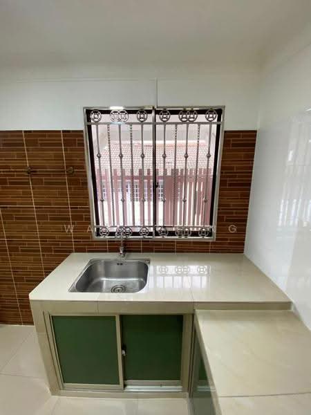 1-storey Terraced House for Sale in Taman Johor Jaya (Johor Bahru) - Wai Hoe Ng - Kitchen - PropertyGuru.com.my