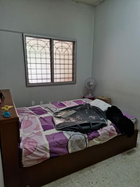 1-storey Terraced House for Sale in Taman Mawar (Bandar Kinrara) - Bryan Cho - Bedroom - PropertyGuru.com.my