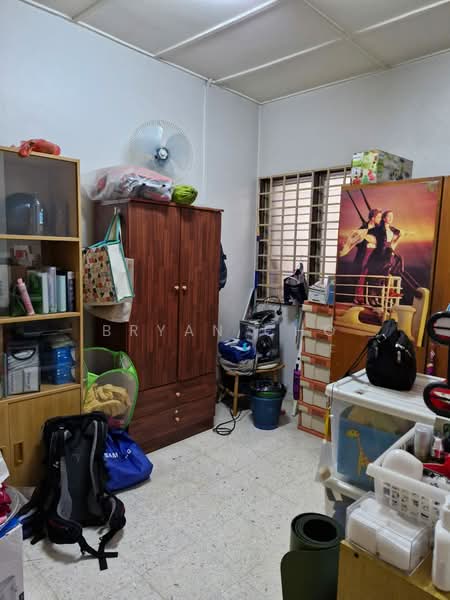 1-storey Terraced House for Sale in Taman Mawar (Bandar Kinrara) - Bryan Cho - Bedroom - PropertyGuru.com.my