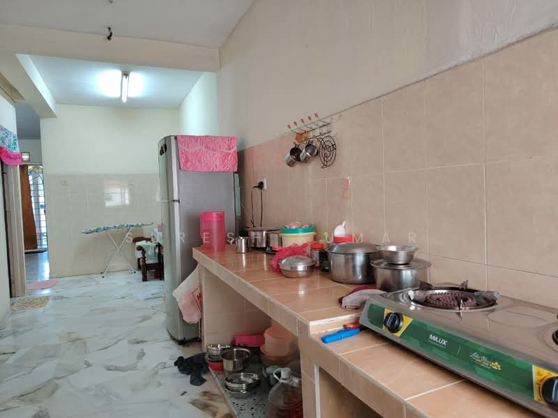 2-storey Terraced House for Sale in Shah Alam (Selangor) - Suresh Kumar - Kitchen - PropertyGuru.com.my