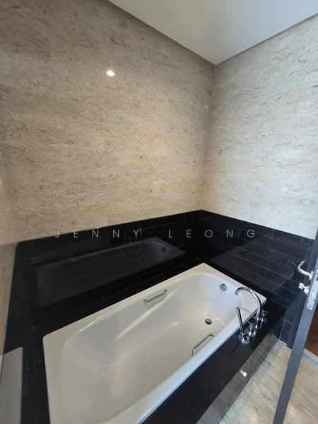 Semi-Detached House for Rent in Tanjung Tokong (Penang) - Jenny Leong - Bathroom - PropertyGuru.com.my