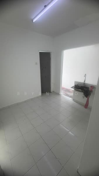 Apartment for Rent at Taman Petaling Utama Flat - Bryan Cho - Interior - PropertyGuru.com.my
