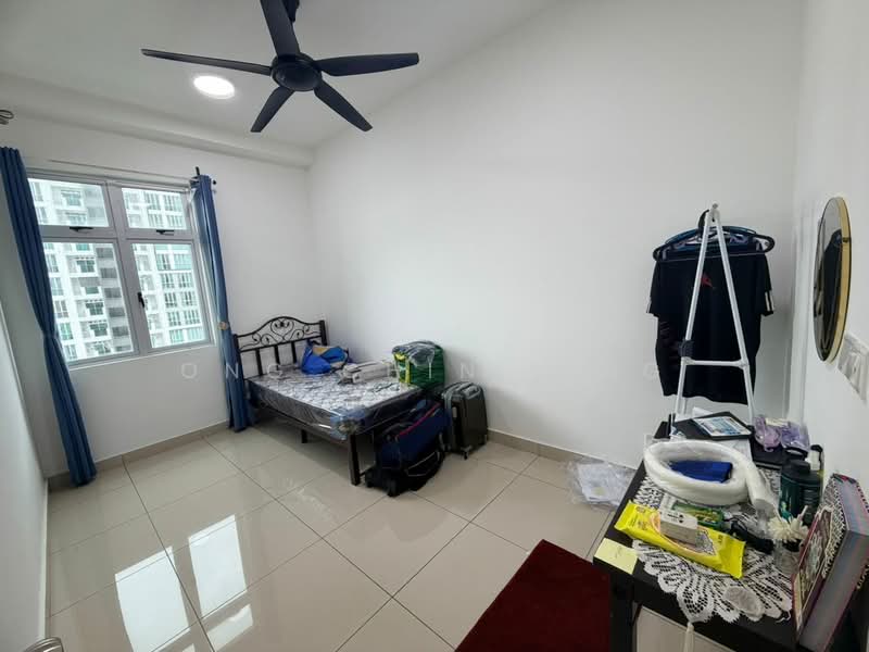 Service Residence for Sale at Meridin Bayvue Serviced Apartment - Ong Chin Ling - Bedroom - PropertyGuru.com.my