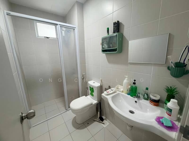 Service Residence for Sale at Meridin Bayvue Serviced Apartment - Ong Chin Ling - PropertyGuru.com.my