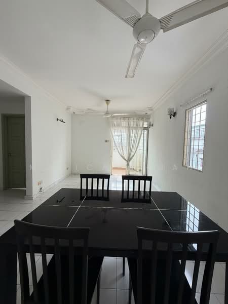D'aman Crimson untuk Untuk Disewa - RM 1,700 /bulan, Apr 2026 - Dining Room - PropertyGuru.com.my