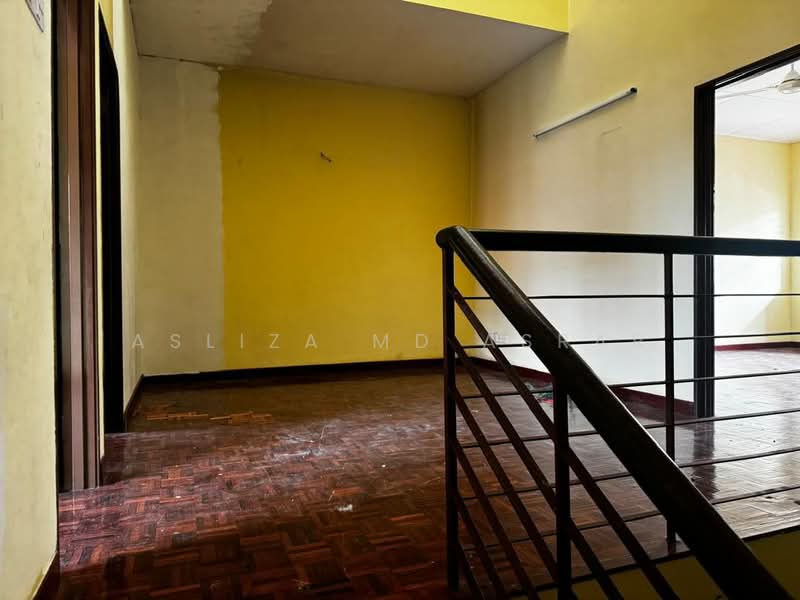 2-storey Terraced House for Rent in Denai Alam (Shah Alam) - Asliza Md Asrar - Family Area - PropertyGuru.com.my