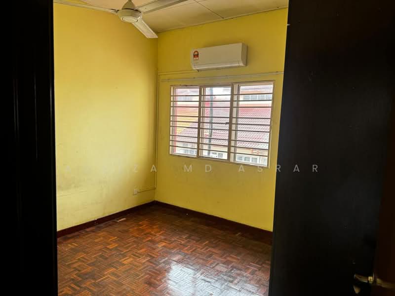 2-storey Terraced House for Rent in Denai Alam (Shah Alam) - Asliza Md Asrar - Bedroom - PropertyGuru.com.my