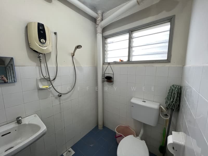 Apartment for Sale at Hilir Kota 1 Apartment - Geoffery Wee - Bathroom - PropertyGuru.com.my