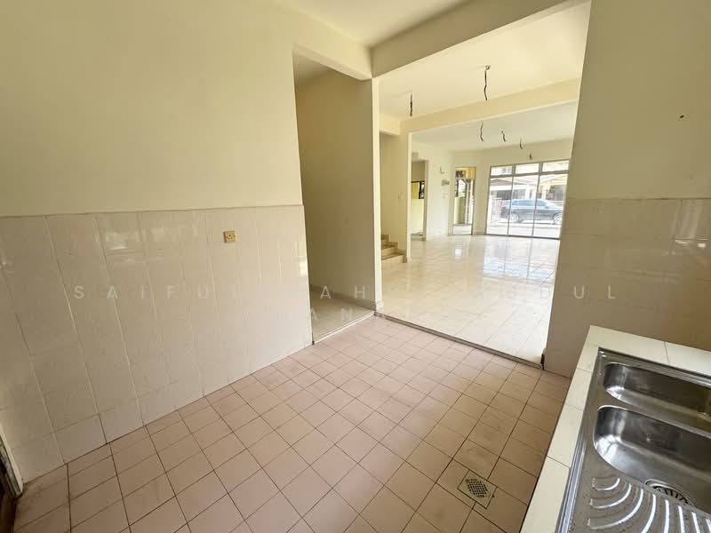 Semi-Detached House for Sale in Bandar Baru Salak Tinggi (Sepang) - Saiful Bahri Abdul Manan - Kitchen - PropertyGuru.com.my