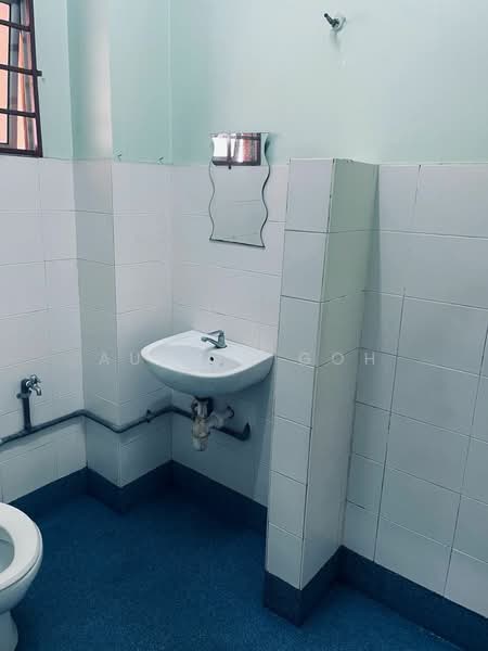 Townhouse Upper Level, Bandar Seri Putra, Kajang untuk Untuk Dijual - RM 319,999, Apr 2026 - Bathroom - PropertyGuru.com.my