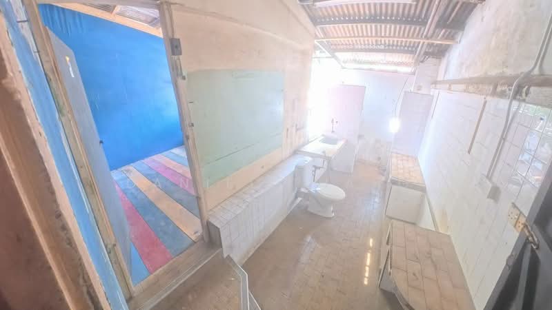 Shop for Rent in George Town (Penang) - Daniel Phang - Bathroom - PropertyGuru.com.my