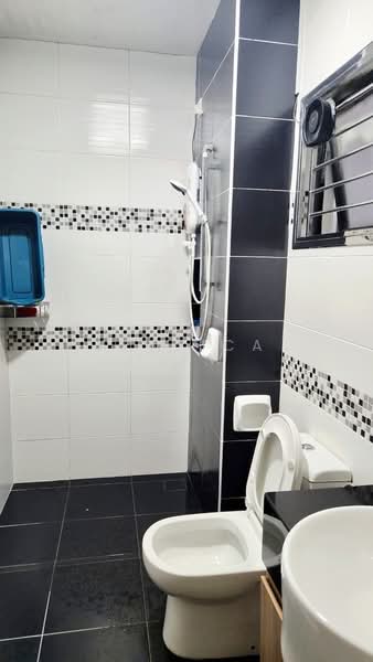Service Residence for Sale at Sky View - Jessica Tiew - Bathroom - PropertyGuru.com.my