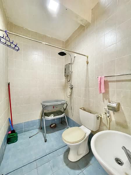 Double Storey Bandar Nusa Rhu Seksyen U10 untuk Untuk Dijual - RM 610,000, Apr 2026 - Bathroom - PropertyGuru.com.my