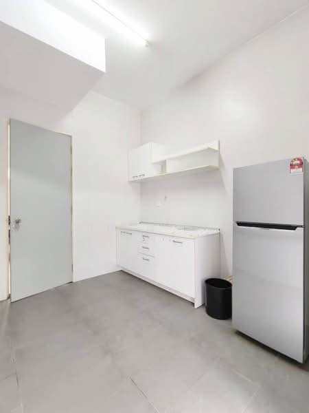 2-storey Terraced House for Sale in Austin (Johor Bahru) - Ethan Gan - Kitchen - PropertyGuru.com.my