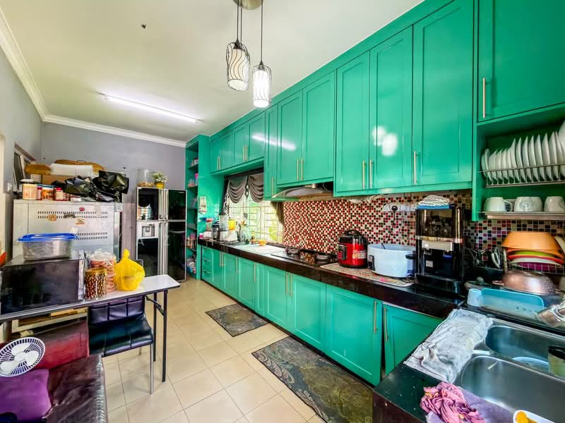 Semi-Detached House for Sale in Bandar Tasik Kesuma (Beranang) - Azli Ibrahim - Kitchen - PropertyGuru.com.my