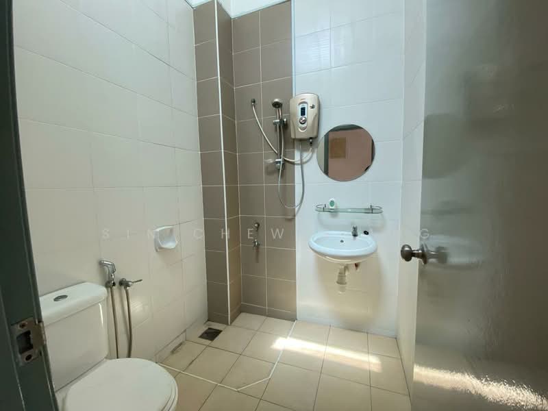 2-storey Terraced House for Sale in Taman Seri Austin (Tebrau) - Sin Chew Siang - Bathroom - PropertyGuru.com.my