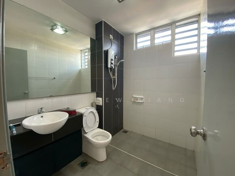 2-storey Terraced House for Sale in Taman Seri Austin (Tebrau) - Sin Chew Siang - Bathroom - PropertyGuru.com.my