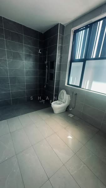 Cluster House for Sale in Taman Tasik Indah (Kluang) - Shanel Tee - Bathroom - PropertyGuru.com.my
