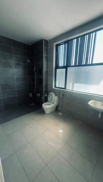 Cluster House for Sale in Taman Tasik Indah (Kluang) - Shanel Tee - Bathroom - PropertyGuru.com.my