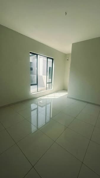 Cluster House for Sale in Taman Tasik Indah (Kluang) - Shanel Tee - Interior - PropertyGuru.com.my