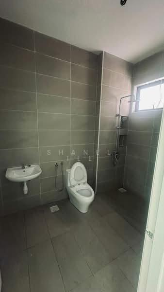 Cluster House for Sale in Taman Tasik Indah (Kluang) - Shanel Tee - Bathroom - PropertyGuru.com.my