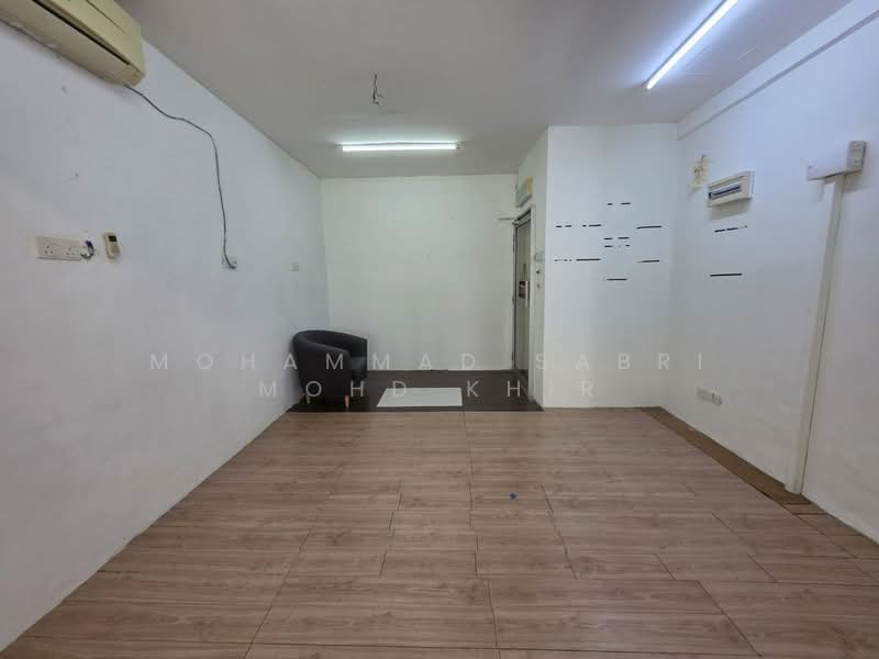 Shop / Office for Sale in Bangi Sentral (Bandar Baru Bangi) - Mohammad Sabri Mohd Khir - Interior - PropertyGuru.com.my