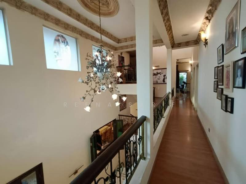 Rumah Banglo untuk Dijual di Seksyen 9 (Shah Alam) - Reena Sarif - Corridor - PropertyGuru.com.my