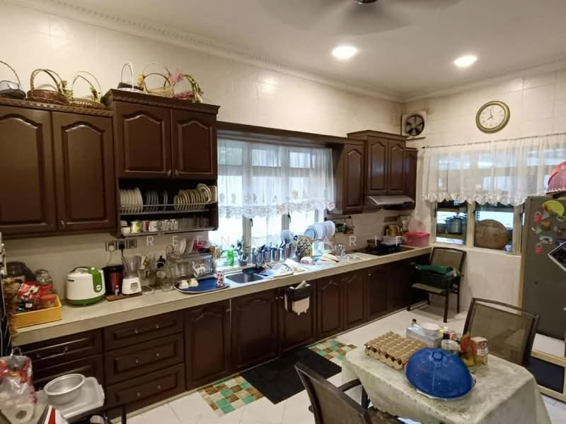 Rumah Banglo untuk Dijual di Seksyen 9 (Shah Alam) - Reena Sarif - Kitchen - PropertyGuru.com.my