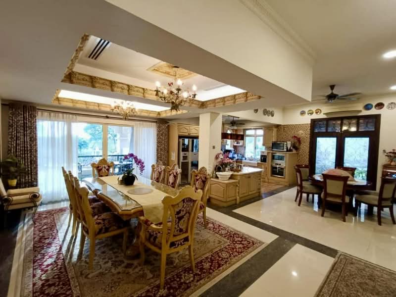 Rumah Banglo untuk Dijual di Seksyen 9 (Shah Alam) - Reena Sarif - Dining Room - PropertyGuru.com.my