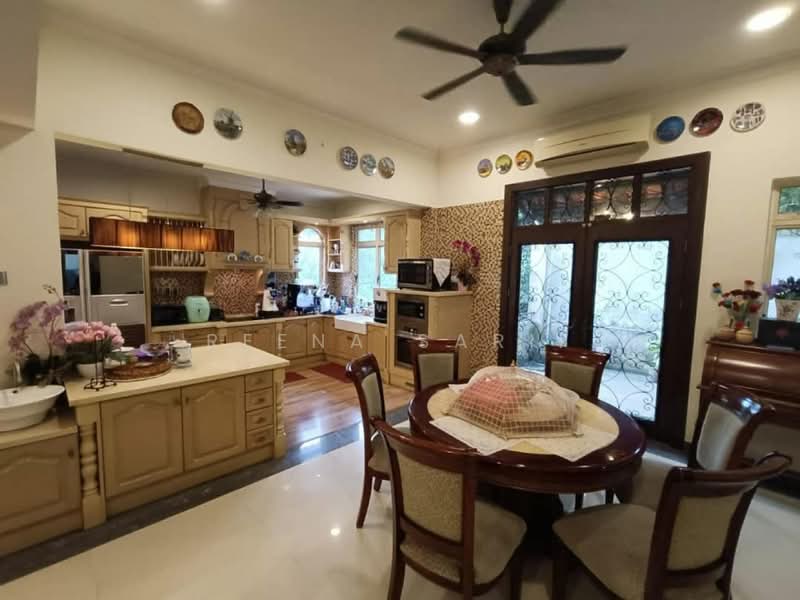 Rumah Banglo untuk Dijual di Seksyen 9 (Shah Alam) - Reena Sarif - Kitchen - PropertyGuru.com.my