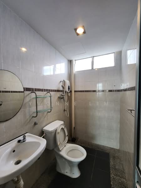 Apartment for Rent at Lake View Suites - Yvonne Lim - Bathroom - PropertyGuru.com.my
