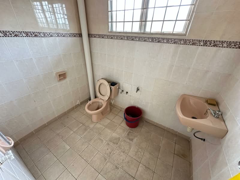 Rumah Teres 2 Tingkat untuk Dijual di Taman Velox (Rawang) - Andy Yap - Bathroom - PropertyGuru.com.my