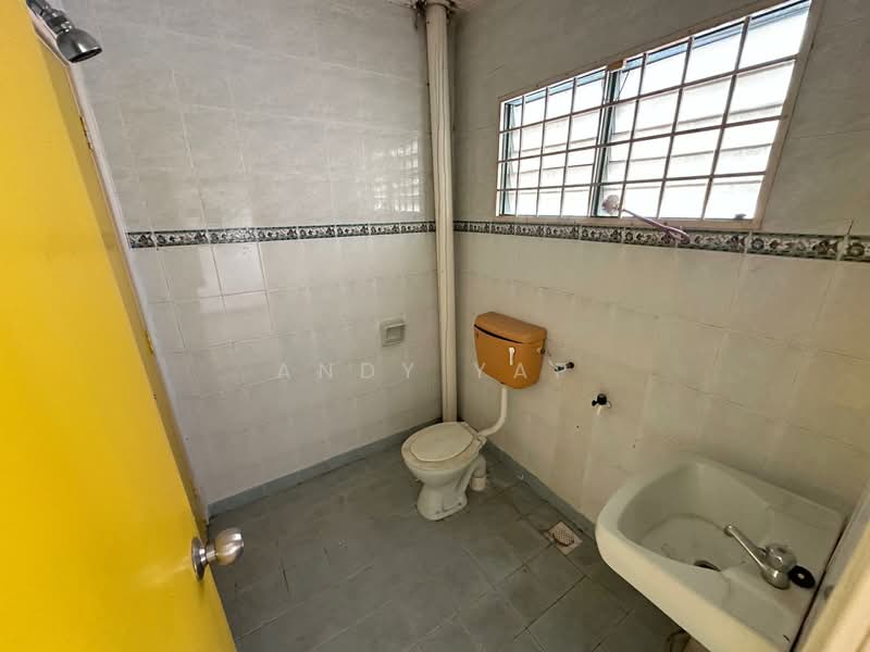 Rumah Teres 2 Tingkat untuk Dijual di Taman Velox (Rawang) - Andy Yap - Bathroom - PropertyGuru.com.my