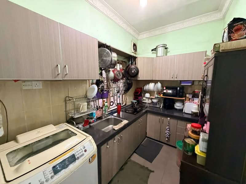 Cluster House for Sale in Bandar Tasik Puteri (Rawang) - Andy Yap - Kitchen - PropertyGuru.com.my