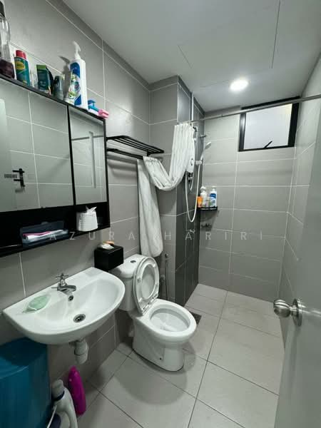 Condominium for Rent at Mizumi Residences - Azura Hariri - PropertyGuru.com.my