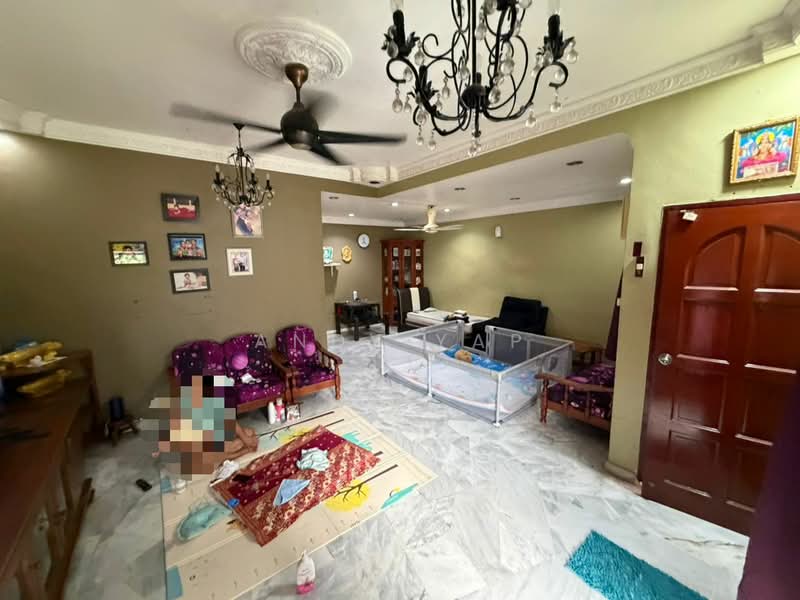 Rumah Teres 2 Tingkat untuk Dijual di Taman Velox (Rawang) - Andy Yap - Living Room - PropertyGuru.com.my