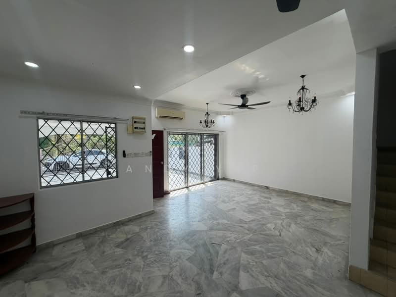 Rumah Teres 2 Tingkat untuk Dijual di Taman Velox (Rawang) - Andy Yap - Living Room - PropertyGuru.com.my