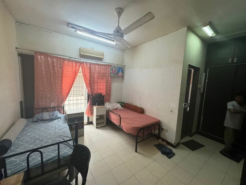 2.5-storey Terraced House for Sale in Seksyen U5 (Shah Alam) - Patrick Leong - Bedroom - PropertyGuru.com.my