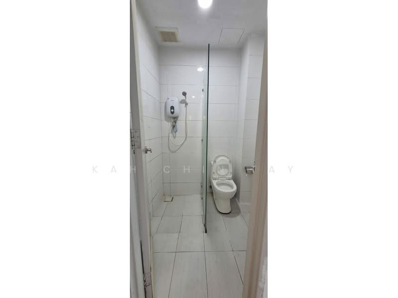 Service Residence for Rent at The Wave Residence - Kah Chin Tay - Bathroom - PropertyGuru.com.my