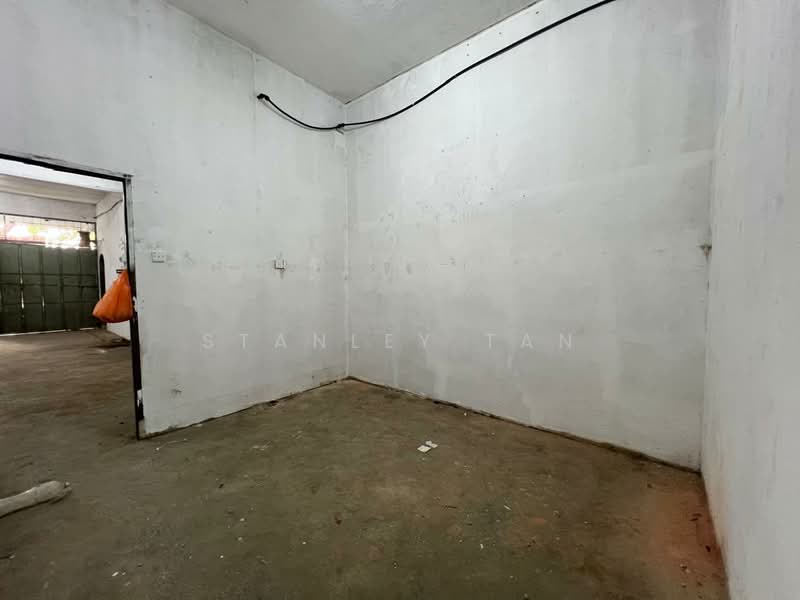 Shop for Sale in Kulai (Johor) - Stanley Tan - Interior - PropertyGuru.com.my