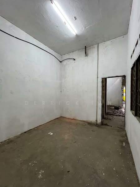 Shop for Sale in Kulai (Johor) - Derrick Tan - Interior - PropertyGuru.com.my