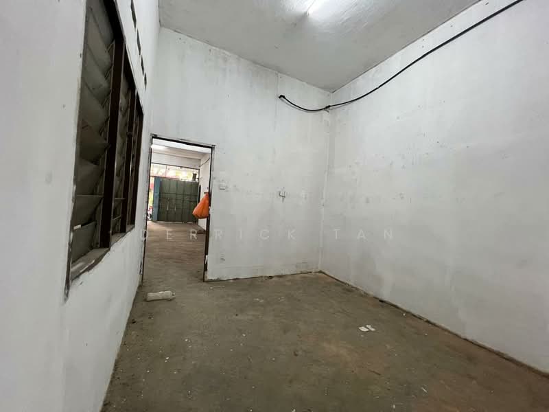 Shop for Sale in Kulai (Johor) - Derrick Tan - Interior - PropertyGuru.com.my