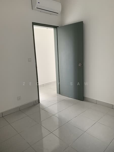 Service Residence for Sale at E'Island Lake Haven - Zeckry Saw - Interior - PropertyGuru.com.my